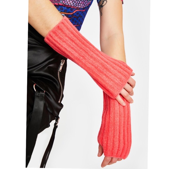 NWT Free People Pink Outside The Lines Armwarmers - Picture 2 of 6